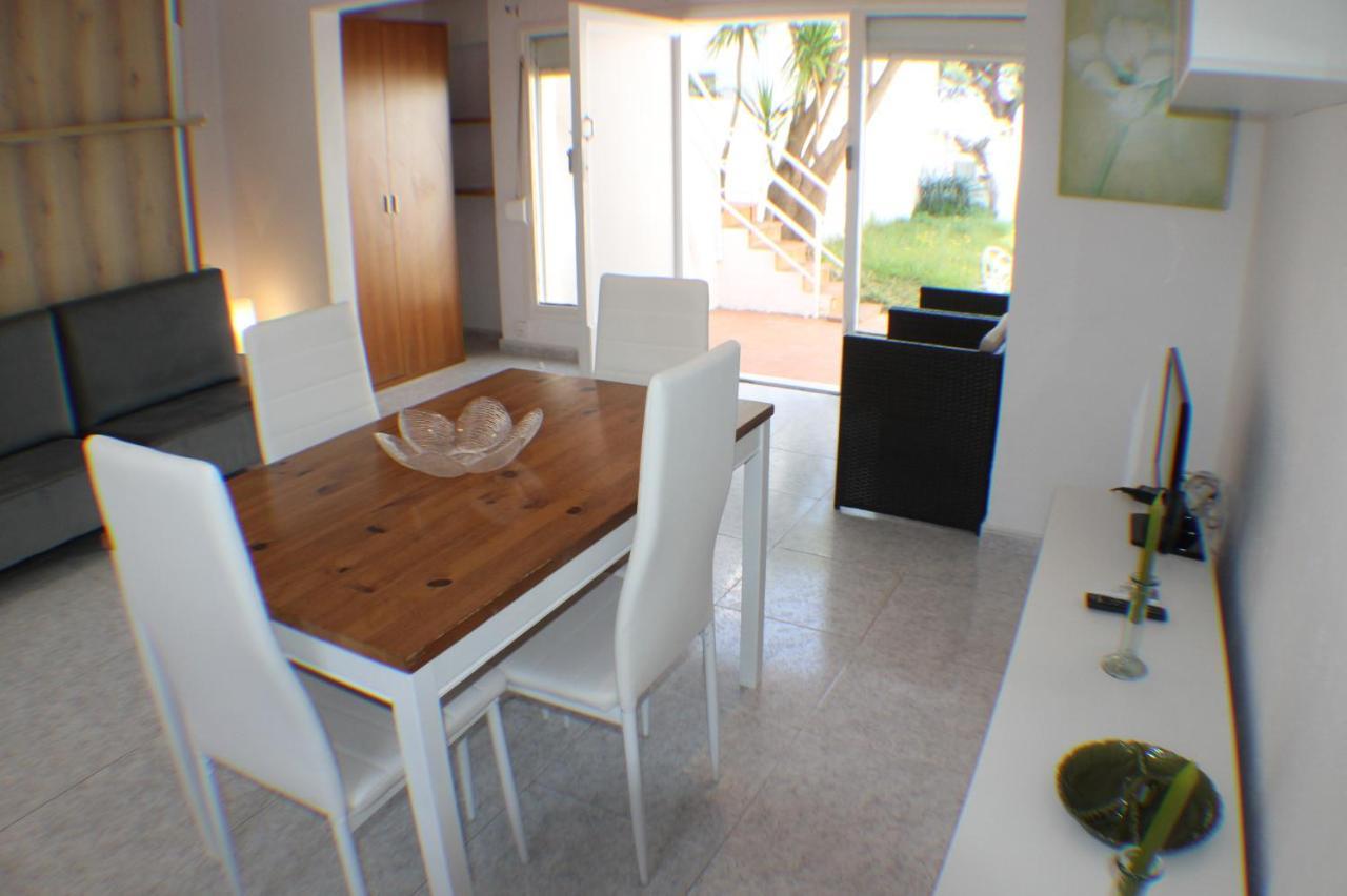 Agi Port De Rosas Apartment Екстериор снимка