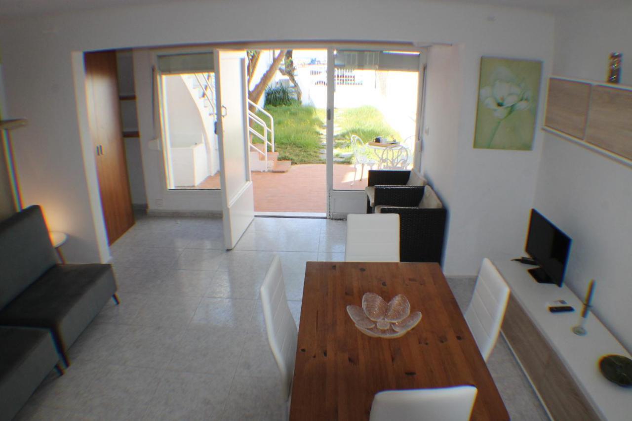 Agi Port De Rosas Apartment Екстериор снимка