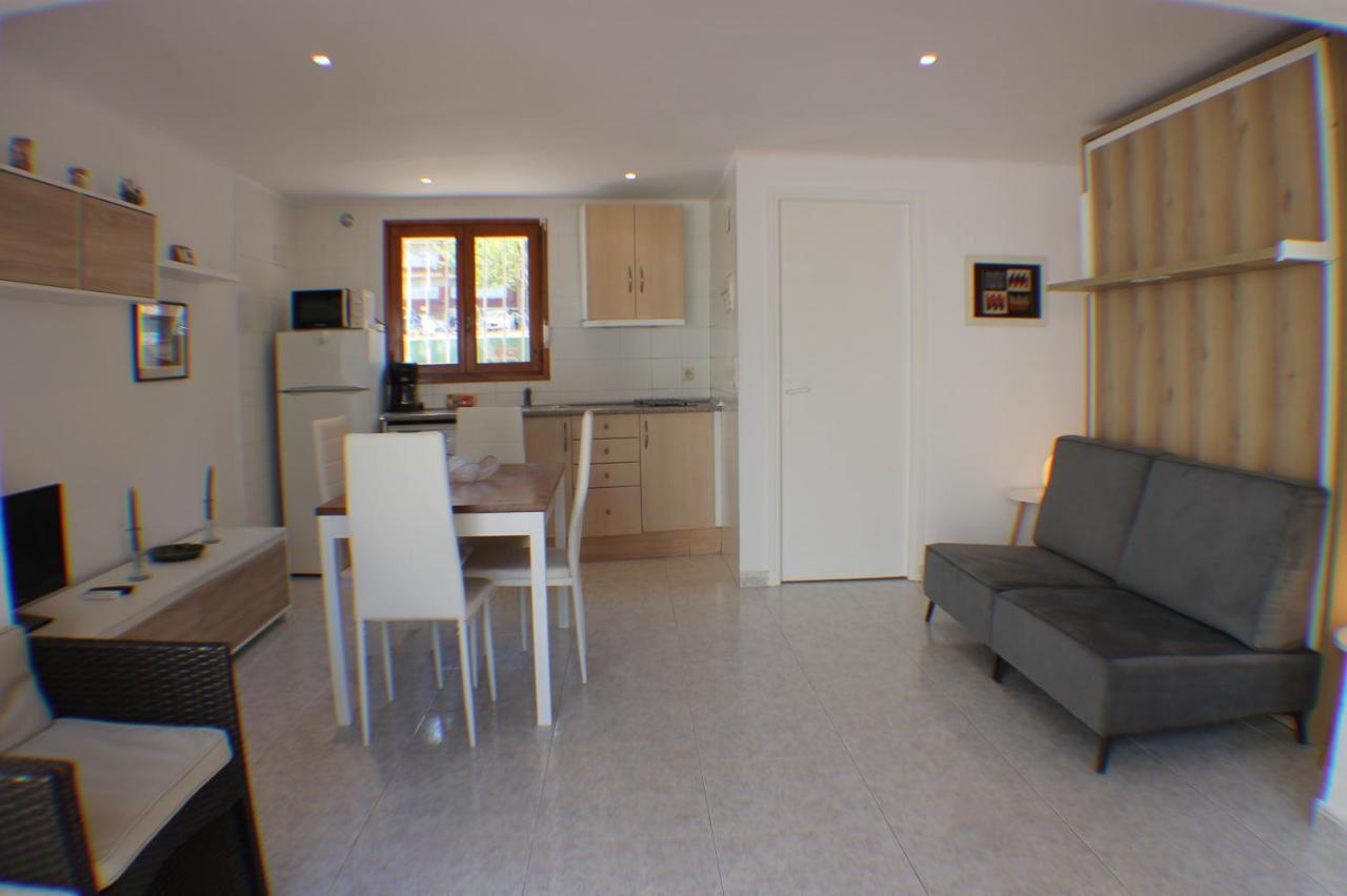 Agi Port De Rosas Apartment Екстериор снимка
