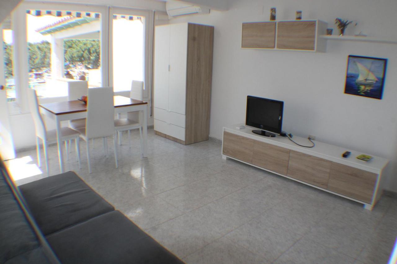 Agi Port De Rosas Apartment Екстериор снимка