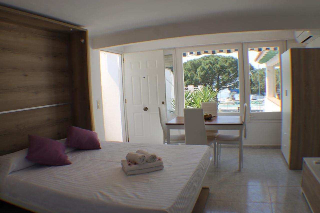 Agi Port De Rosas Apartment Екстериор снимка