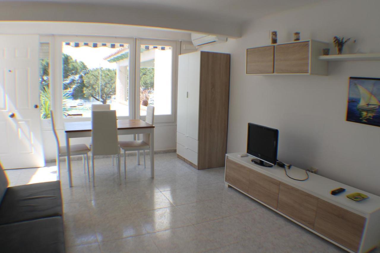 Agi Port De Rosas Apartment Екстериор снимка