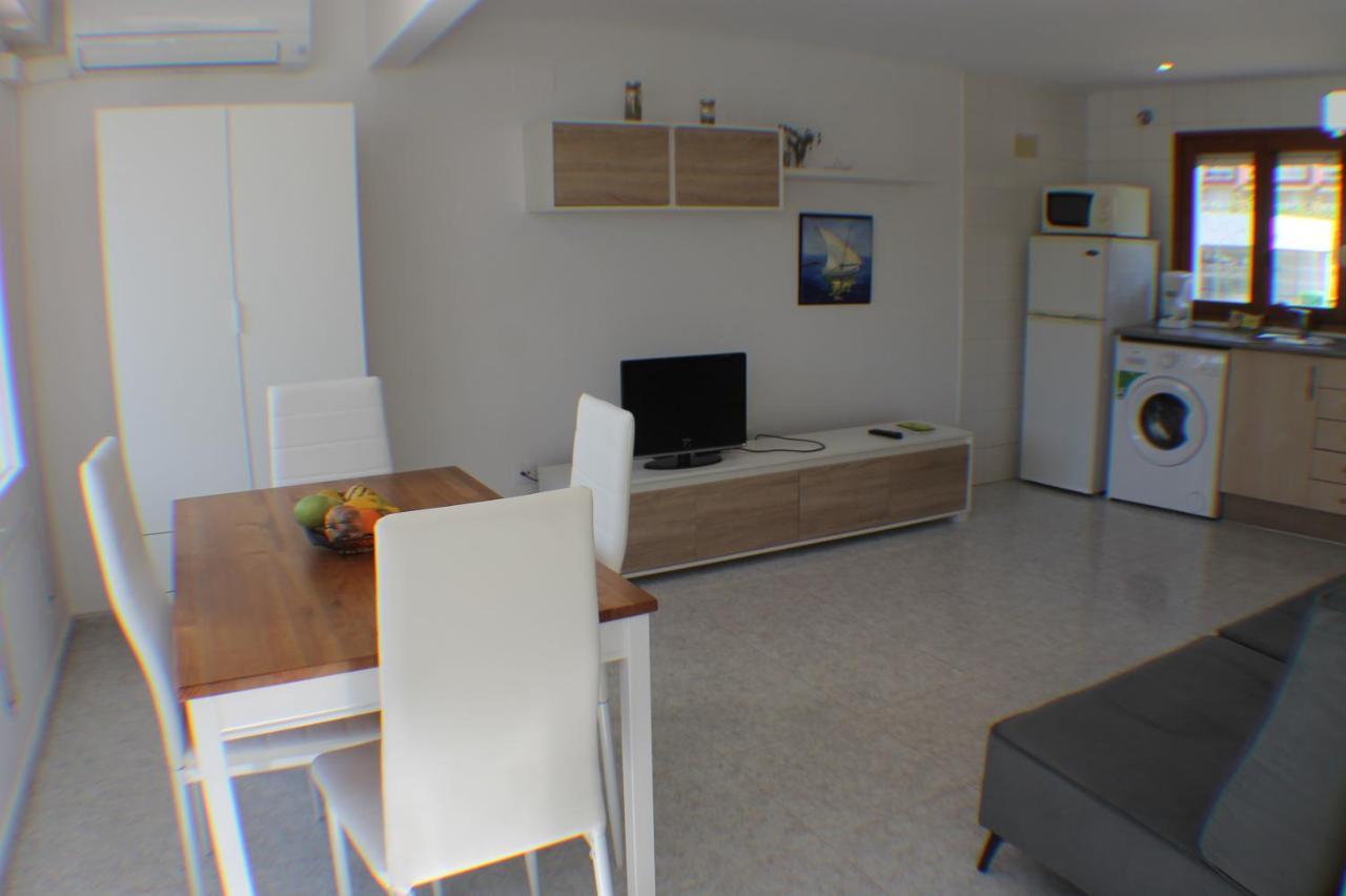 Agi Port De Rosas Apartment Екстериор снимка