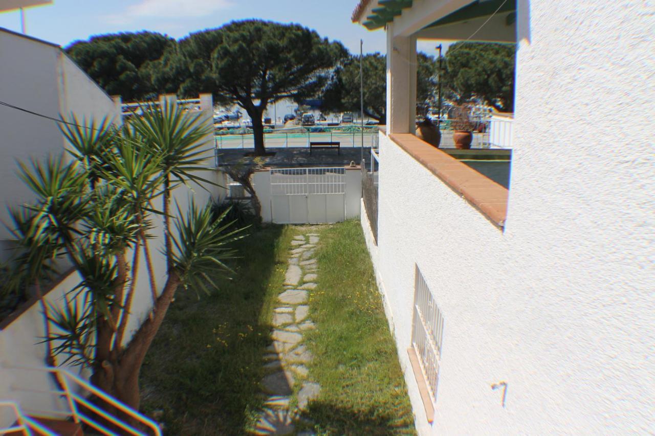 Agi Port De Rosas Apartment Екстериор снимка