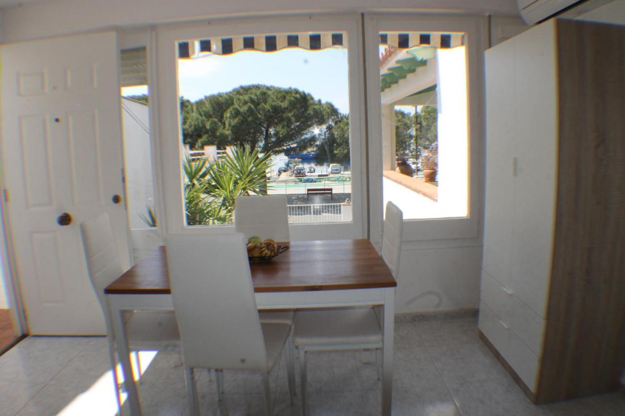 Agi Port De Rosas Apartment Екстериор снимка