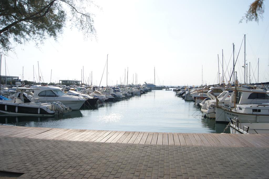 Agi Port De Rosas Apartment Екстериор снимка